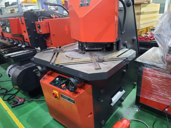*AMADA 각도코너샤 VERSA-204